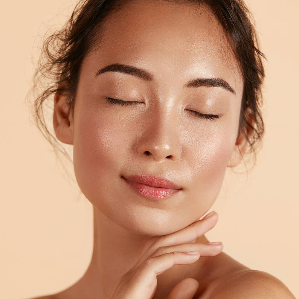 You are currently viewing Best Face Serum and Sunscreen for Glowing & Protected Skin :